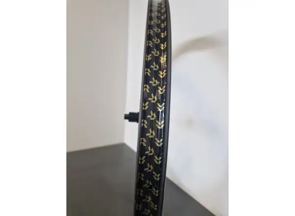 Reserve 40/44 GR 700c DT 350 CL Carbon Gravel Laugerräder Freilauf Microspline - Demontiert vom Fahrrad