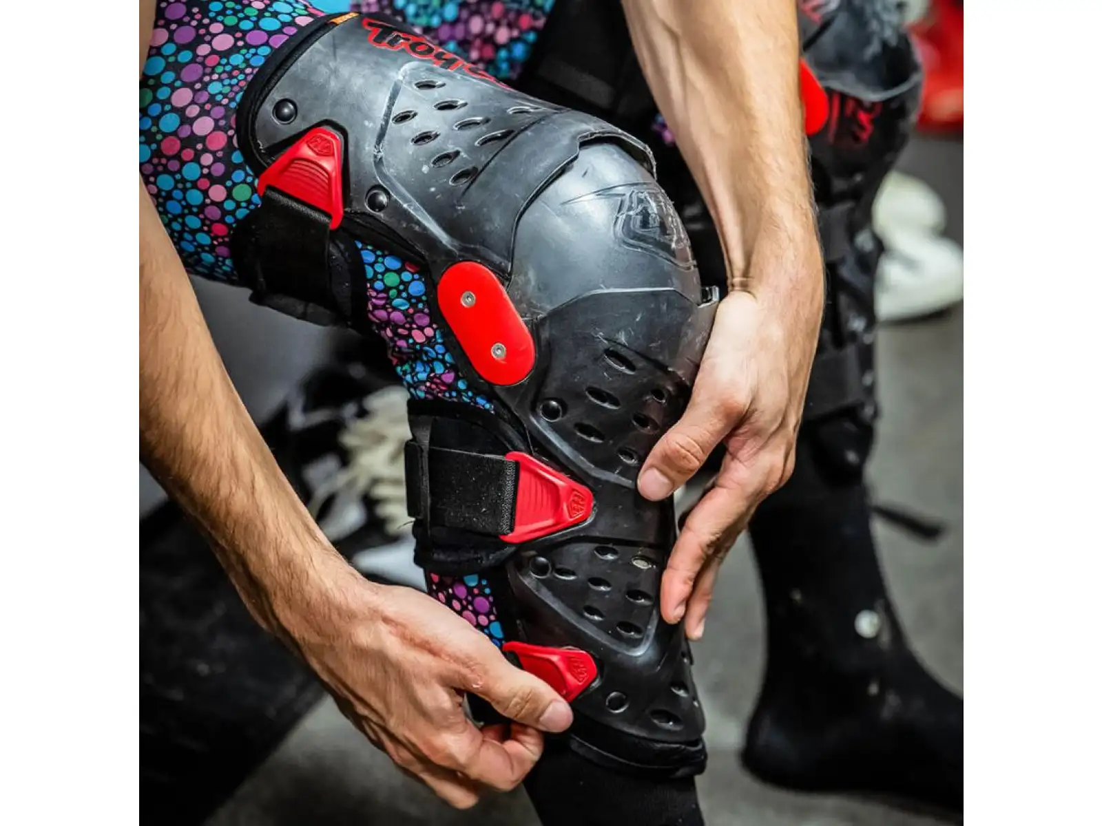 Troy Lee Designs Triad Knieprotektoren Schwarz