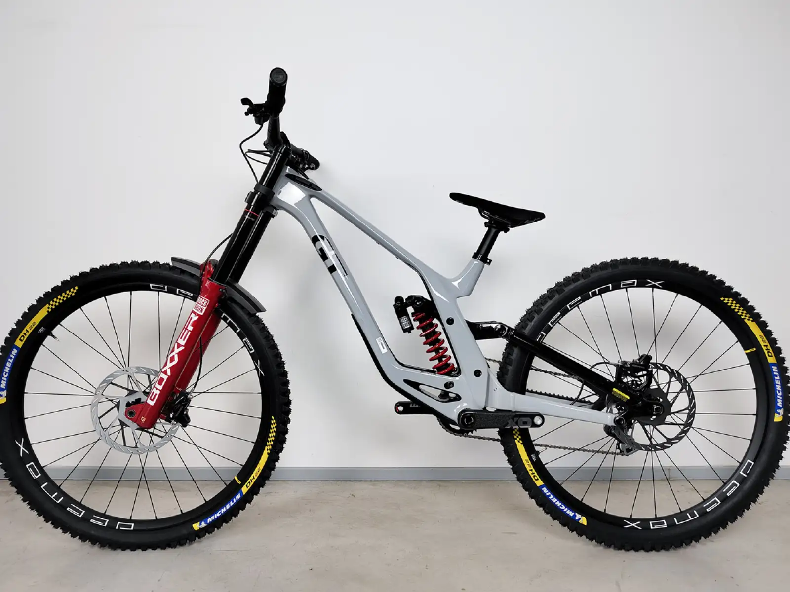 GT Fury Custom Downhill-Bike Größe M.