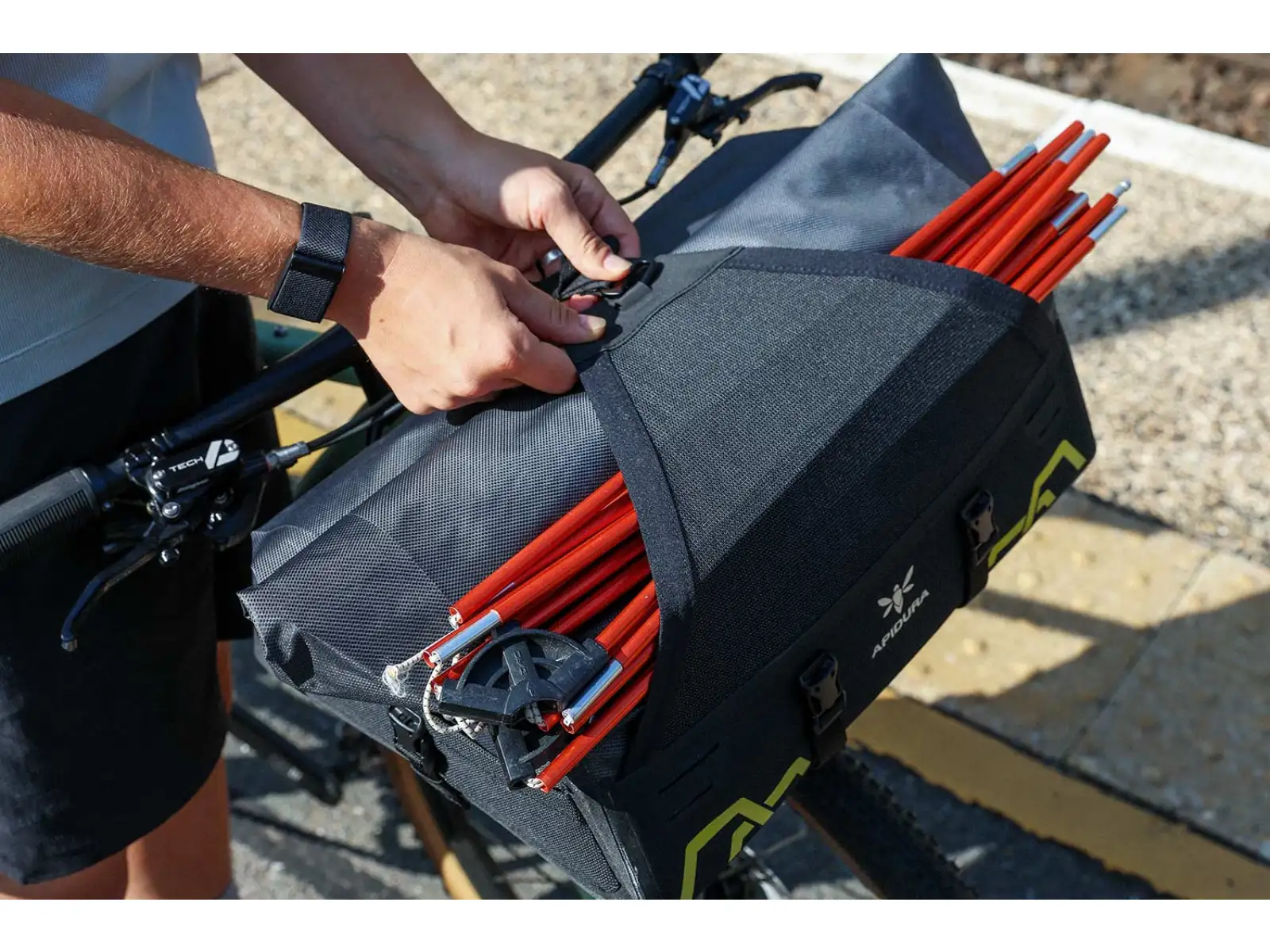Apidura Expedition Front Rack Pack Lenkerrolle 20 l