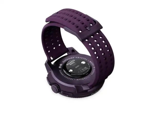 Die Suunto Race Titanium Smartwatch Amethyst.