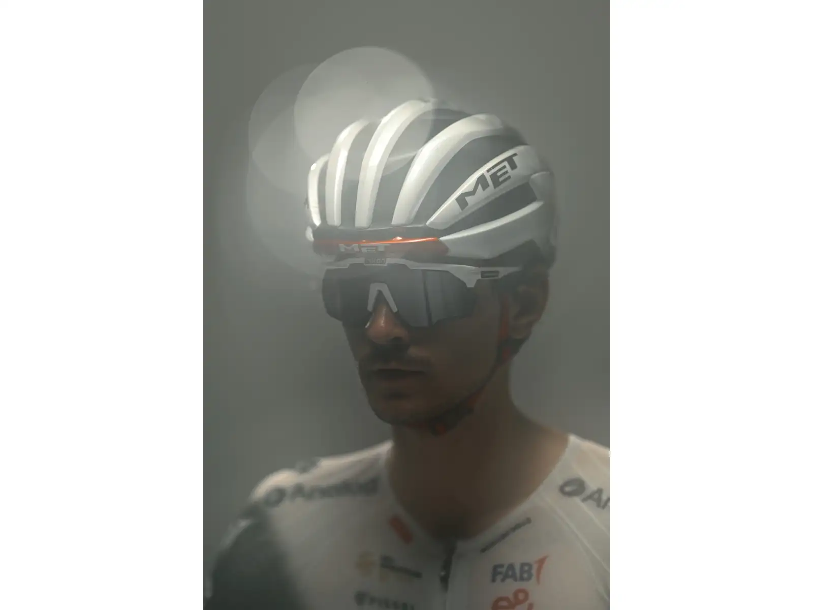 MET Trenta 3K Carbon MIPS Straßenhelm Opal Gray