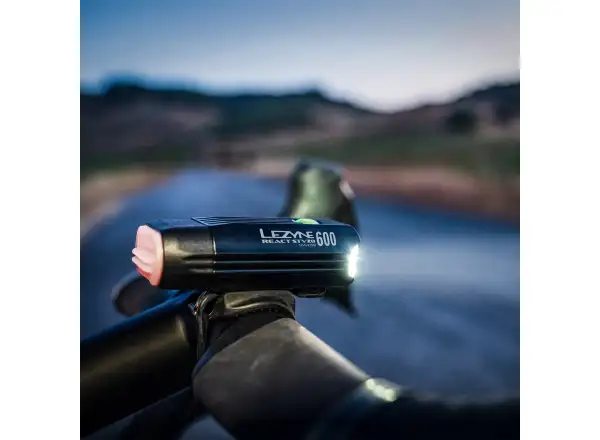 Lezyne React StVZO Vorderlicht Matte Black