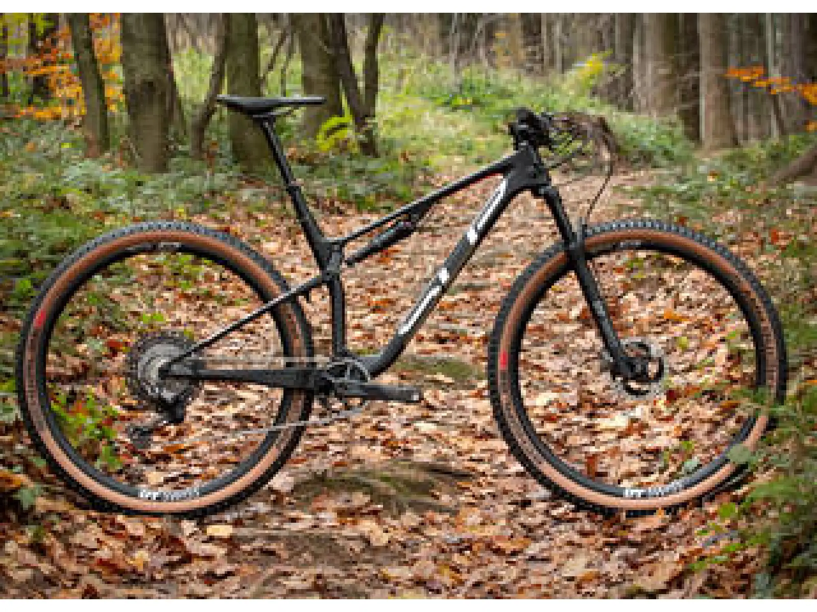 Vollgefedertes Mountainbike Superior Team XF 29 Matte Carbon/Chrome/Team Red