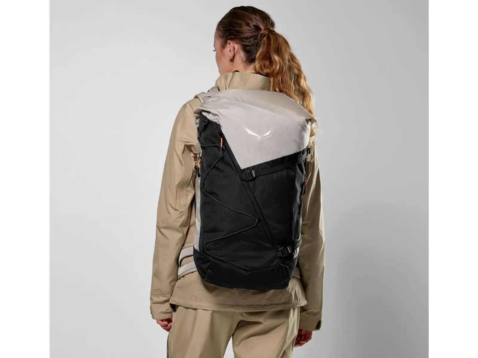 Salewa Puez Damenrucksack 32 l + 5 l Black Out/Oatmeal
