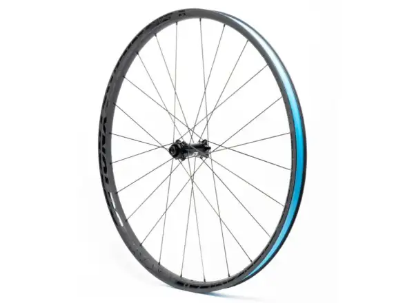 Die Reynolds Blacklabel 309/289 XC 29" Laufräder mit Shimano Micro Spline Nuss, 24/28 Speichen und einer Einbaubreite von 148 mm.