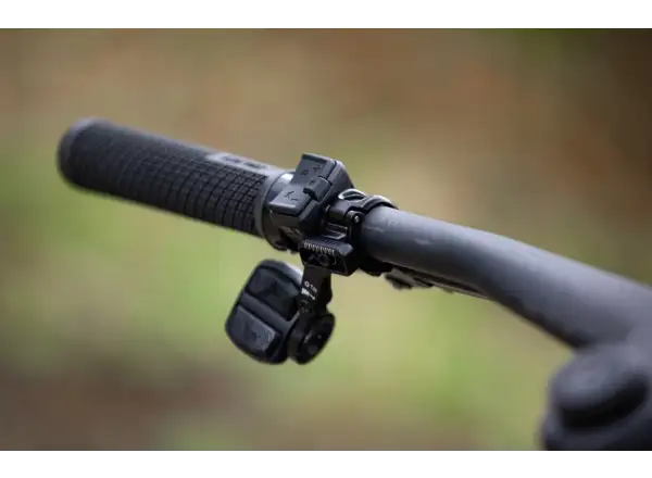 Superior iXF 9.8 Elektro-Mountainbike in mattem Beeren-Carbon