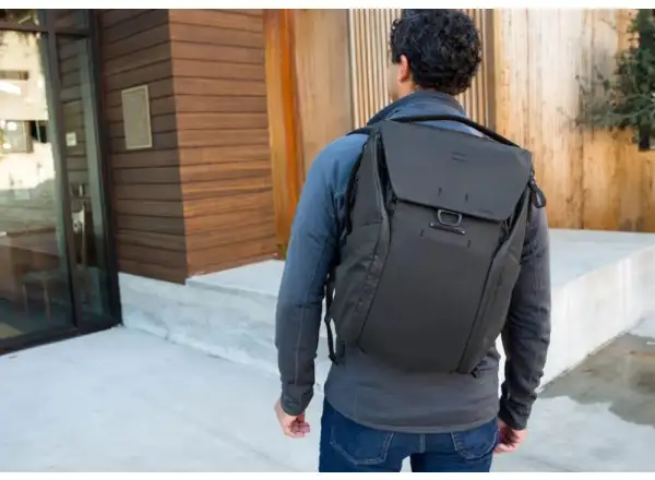 Peak Design Everyday Rucksack 20 l Schwarz