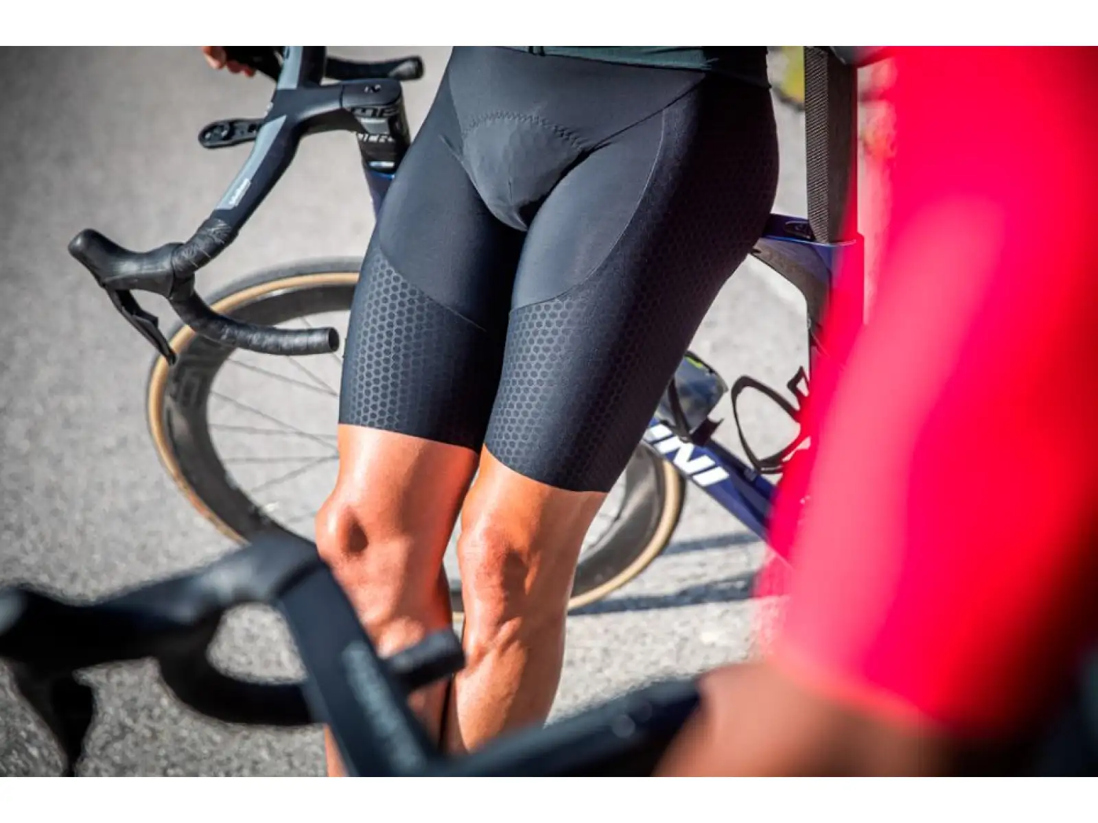 Alé R-EV1 HAMMER 2.0 Herren Shorts mit Einsatz und Verschluss Schwarz
