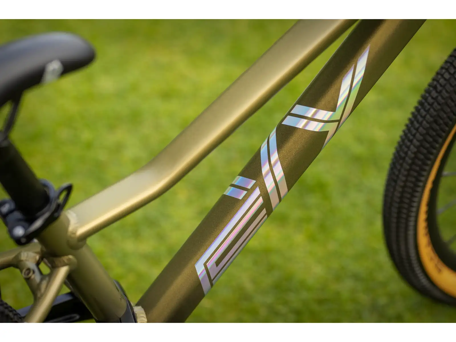 Superior F.L.Y. 20 DB Matte Olive Metallic/Hologram Chrome Kinderfahrrad