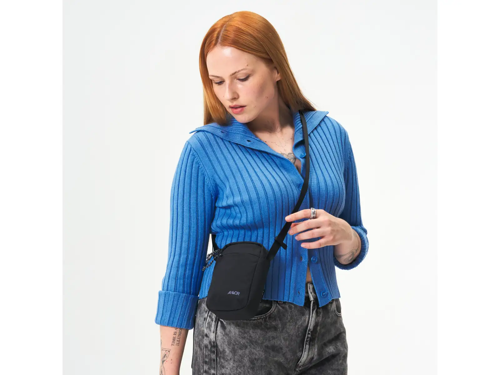 Aevor Easy Ride Pouch Umhängetasche Black