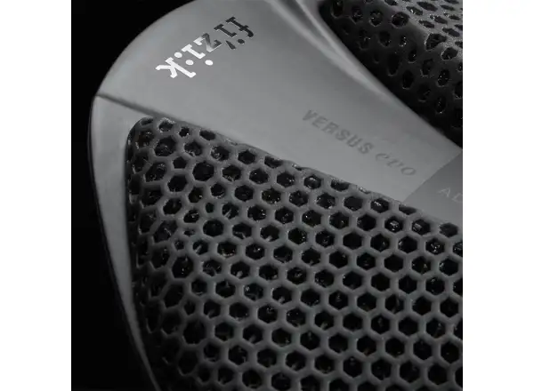Fizik Antares Versus Evo 00 Adaptive 139 mm Sattel schwarz
