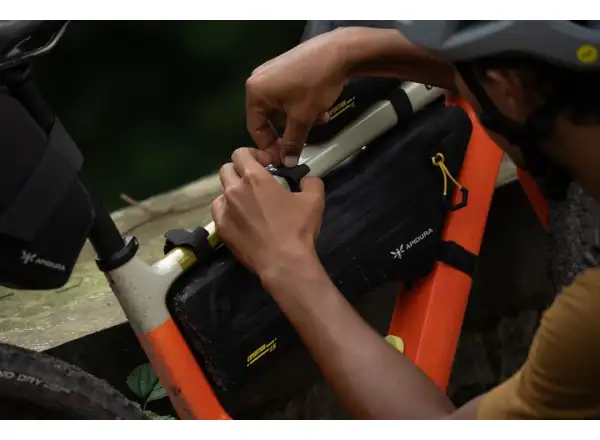 Apidura Expedition Frame pack New 2,8 l Rahmentasche