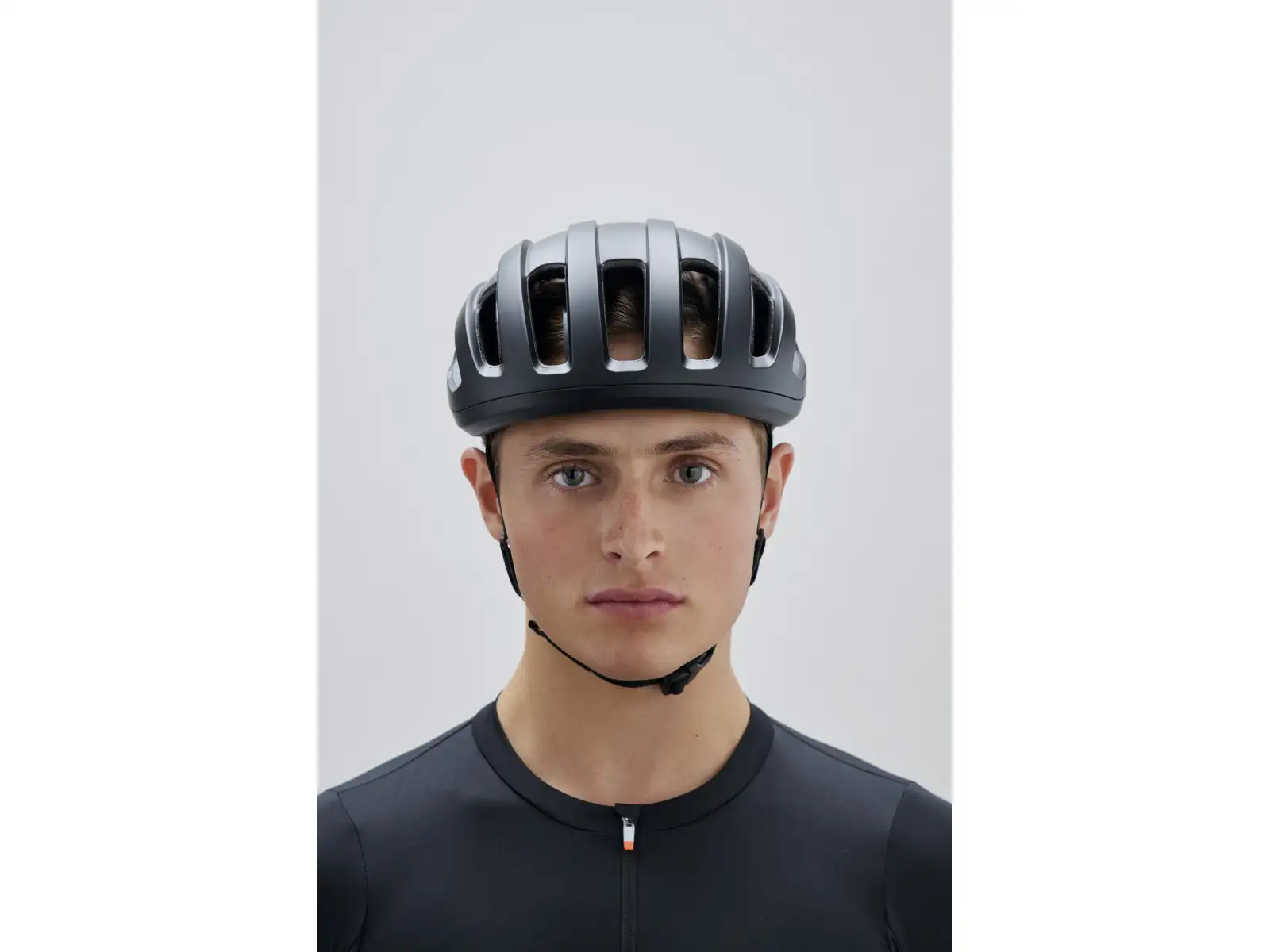 POC Amidal Rennradhelm Uranium Black Matt/Hydrogen White