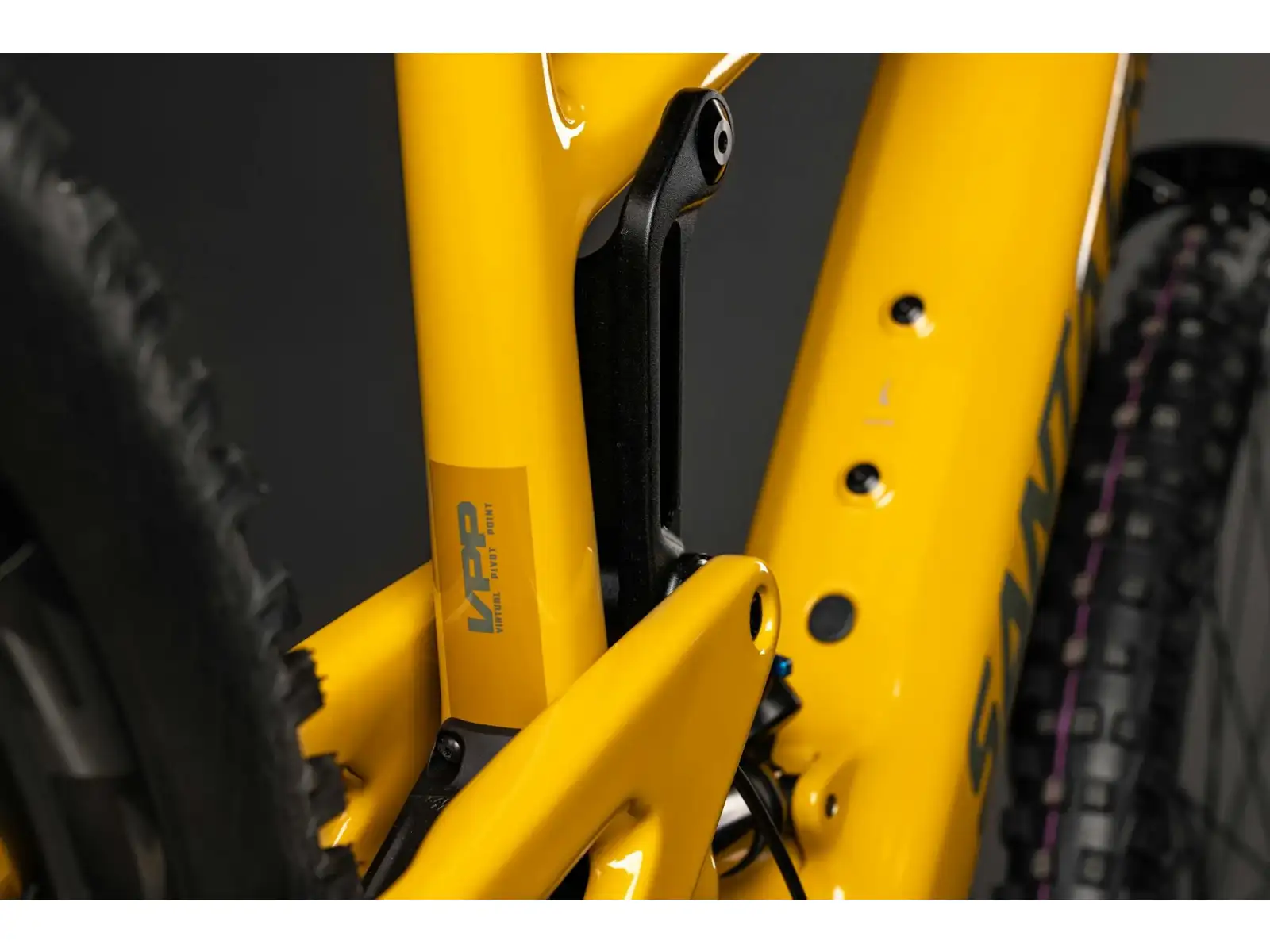 Santa Cruz Heckler SL 1 C Stout Vollgefedertes E-Bike Gloss Mustard Yellow