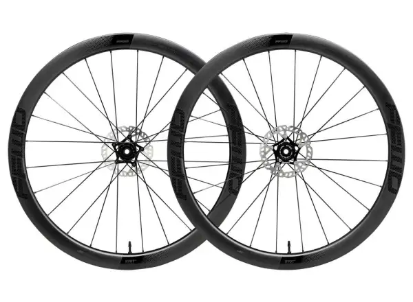 FFWD RYOT55 DT240 2:1 EXP Straßenrad-Felgen mit Matt Black-Bereifung und Sram XDR.