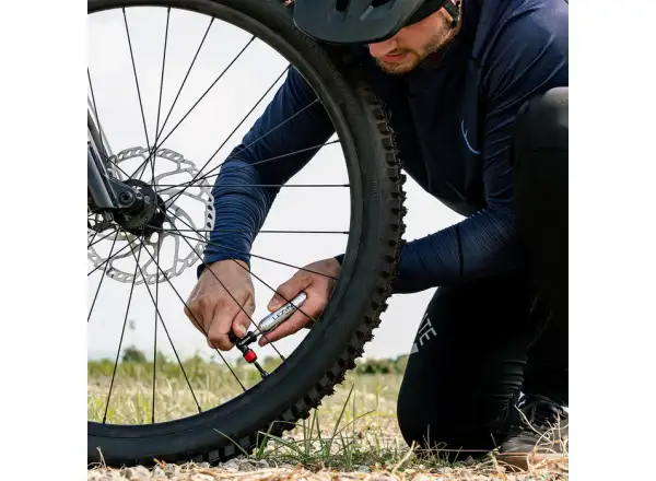 Lezyne CLIK Drive CO2 Pumpe + 20g Kartusche