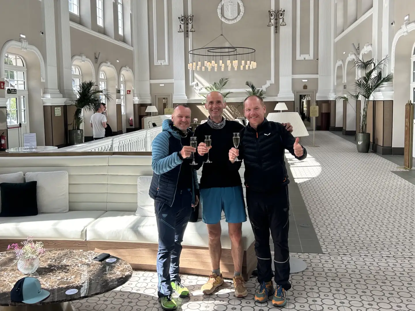 GR11: Überquerung der Pyrenäen und Champagner als Belohnung
