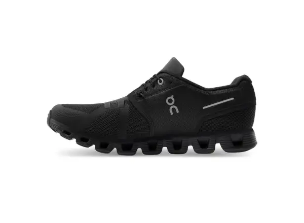 Die Herren Freizeitschuhe von Cloud 5 in All Black.