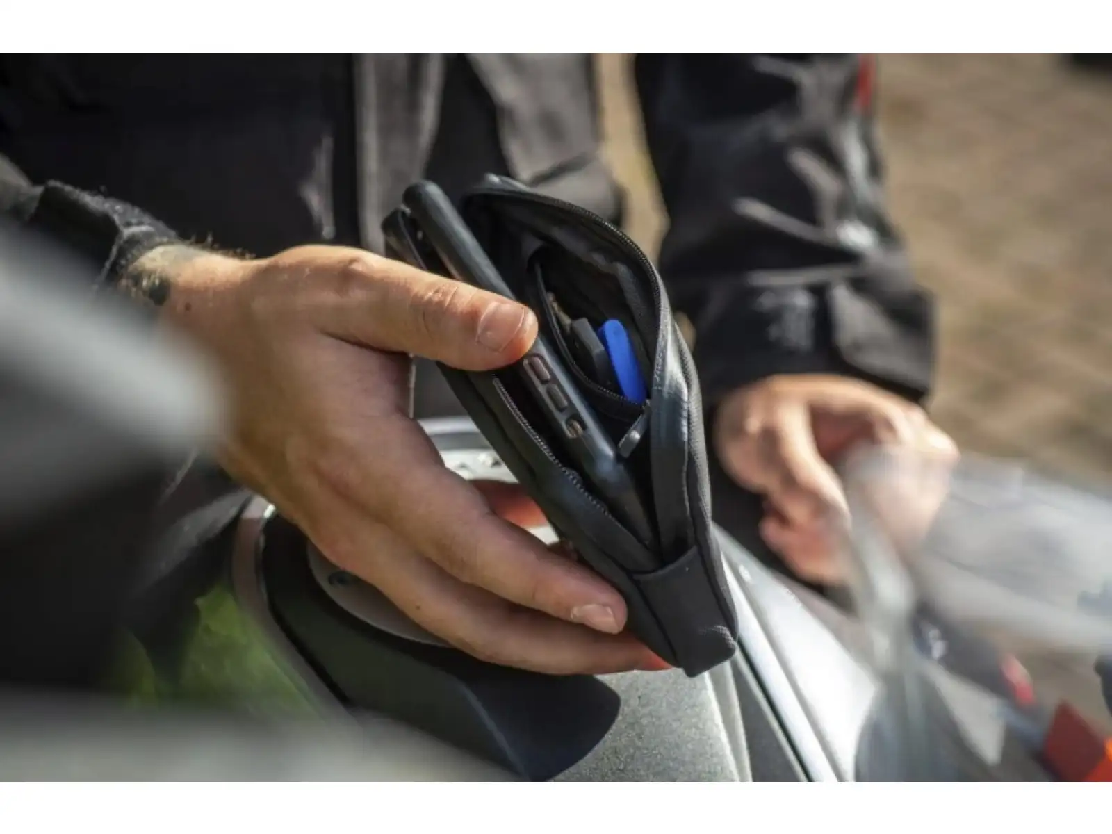 Muc-off Wasserdichte Essentials-Hülle für das Telefon