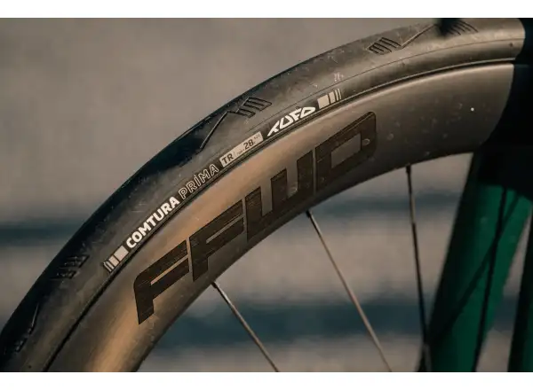 Isaac Meson Jade Green Rennrad DuraAce Di2