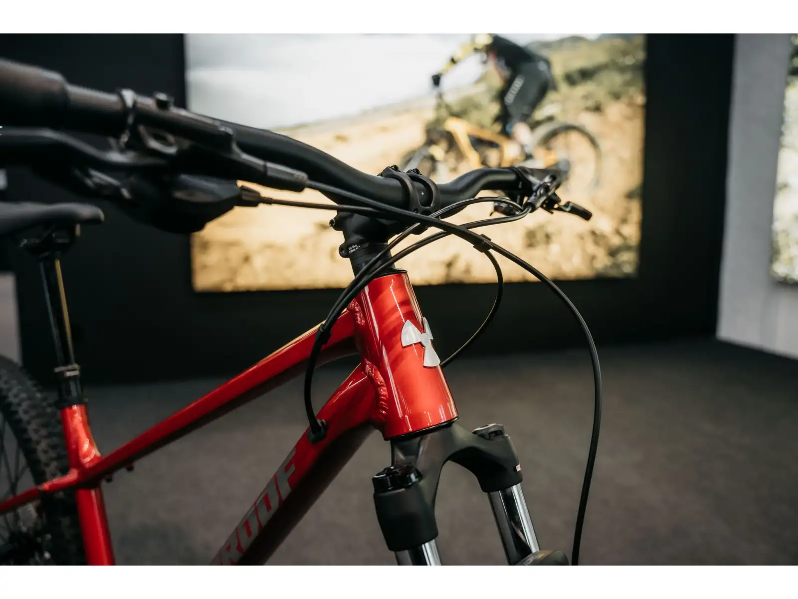 Nukeproof Tracker Comp 275 Cues 1x10 Mountainbike Red/Chrome