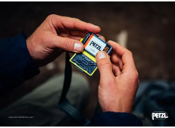 Petzl Tikka Core Stirnlampe Blau