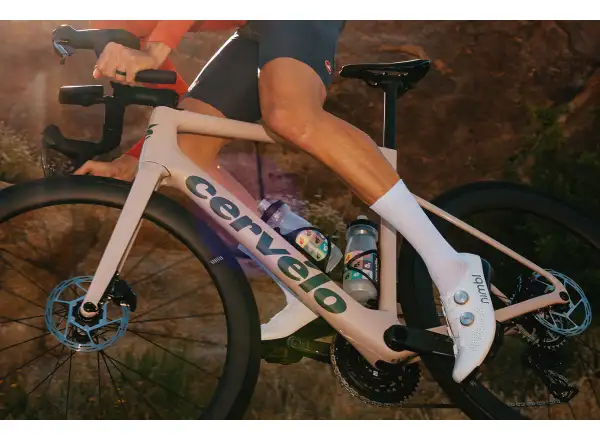 Cervélo Caledonia-5 SRAM Rival AXS Sandstone 56