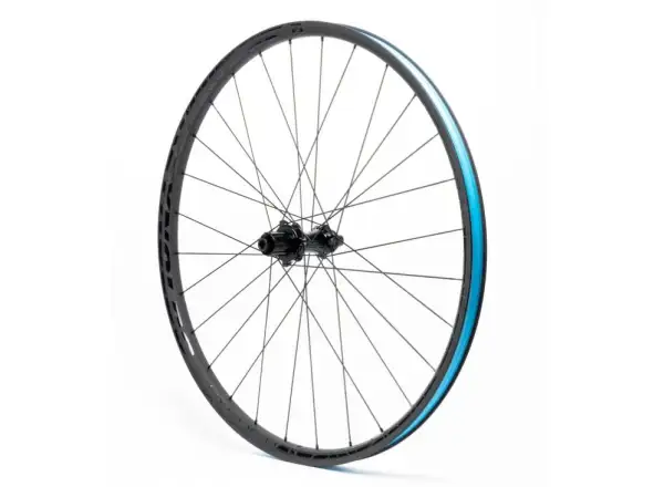 Die Reynolds Blacklabel 309/289 XC 29" Laufräder mit Shimano Micro Spline Nuss, 24/28 Speichen und einer Einbaubreite von 148 mm.