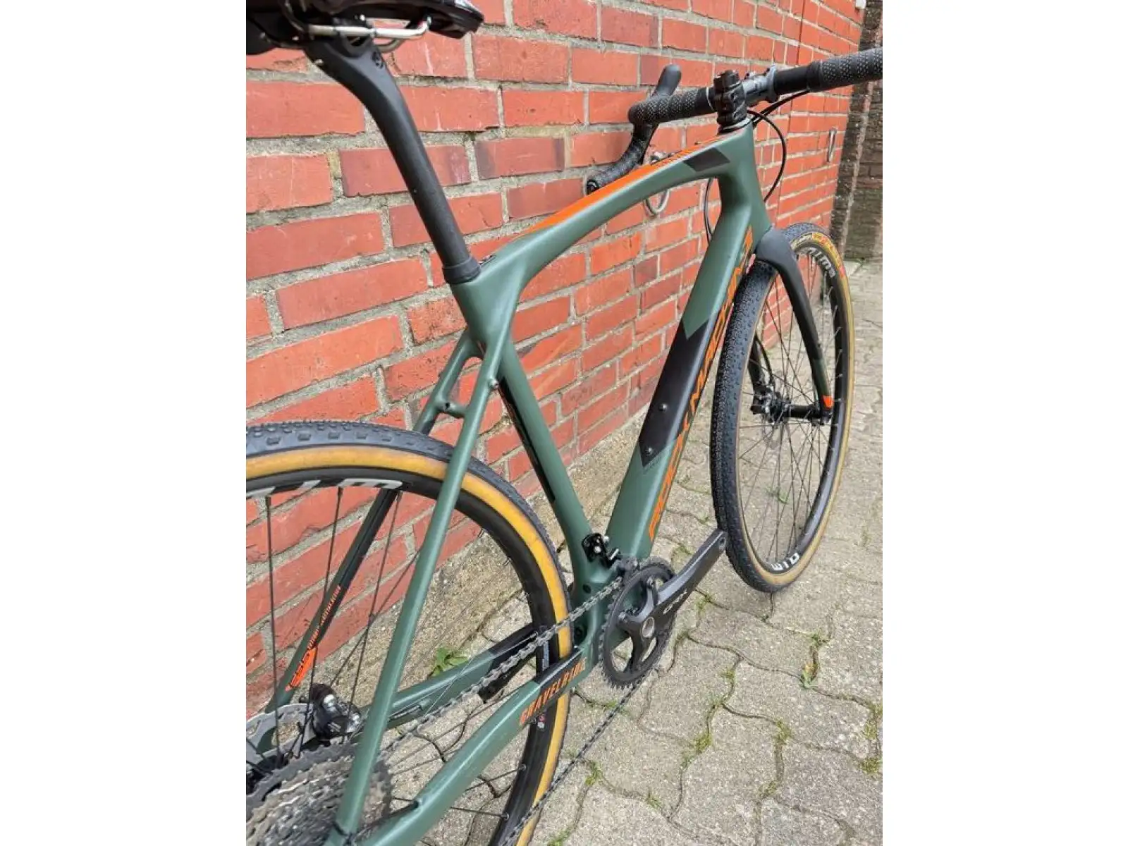 Rock Machine Gravelride CRB 900 in khaki/orange gravel bike.