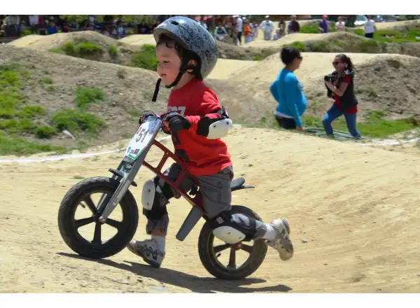 First Bike Street Kinderlaufrad orange