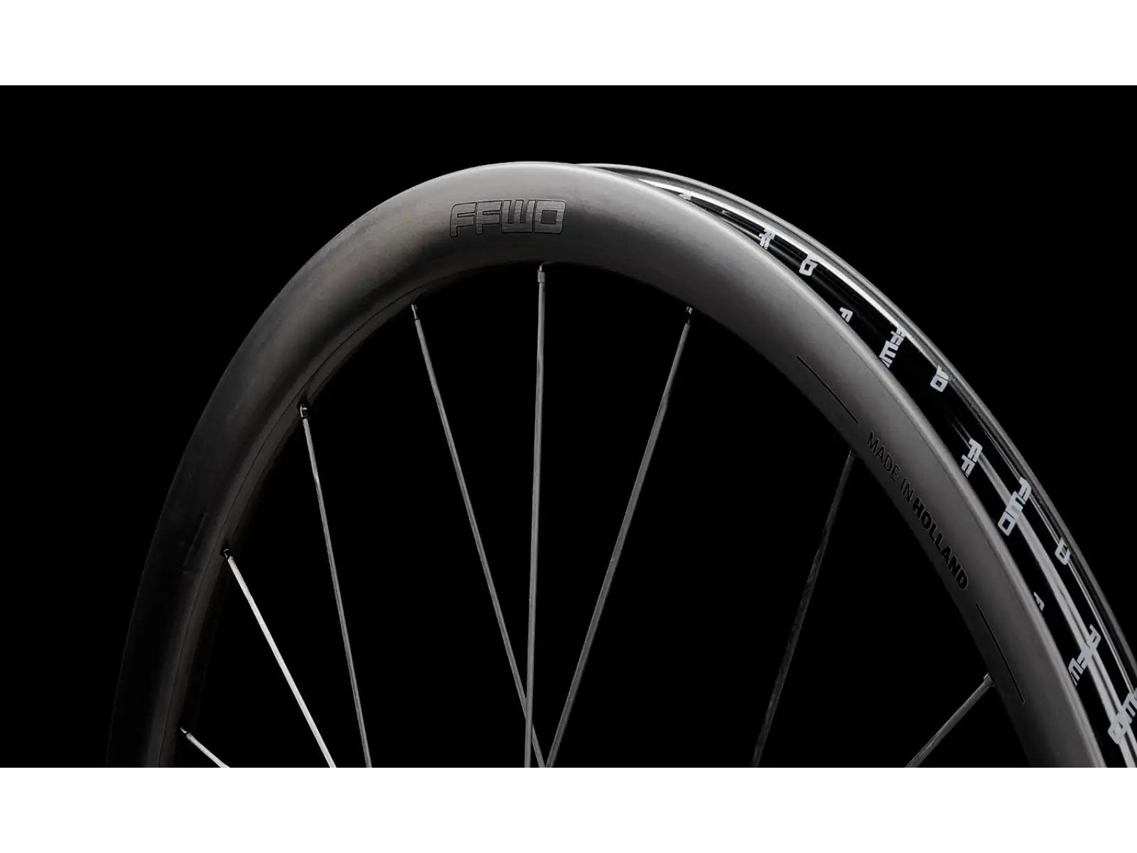 FFWD RAW CS 33 Straßenräder Matt Schwarz