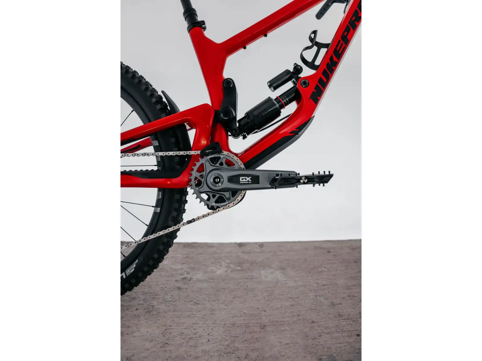 Nukeproof Giga Carbon Pro 297 T-GX Fahrrad Red