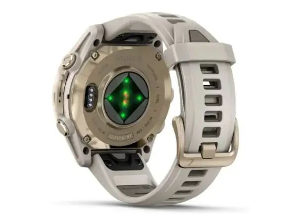 Garmin fenix 8 - 43 mm AMOLED Saphir Smartwatch Soft Gold Fog grey.