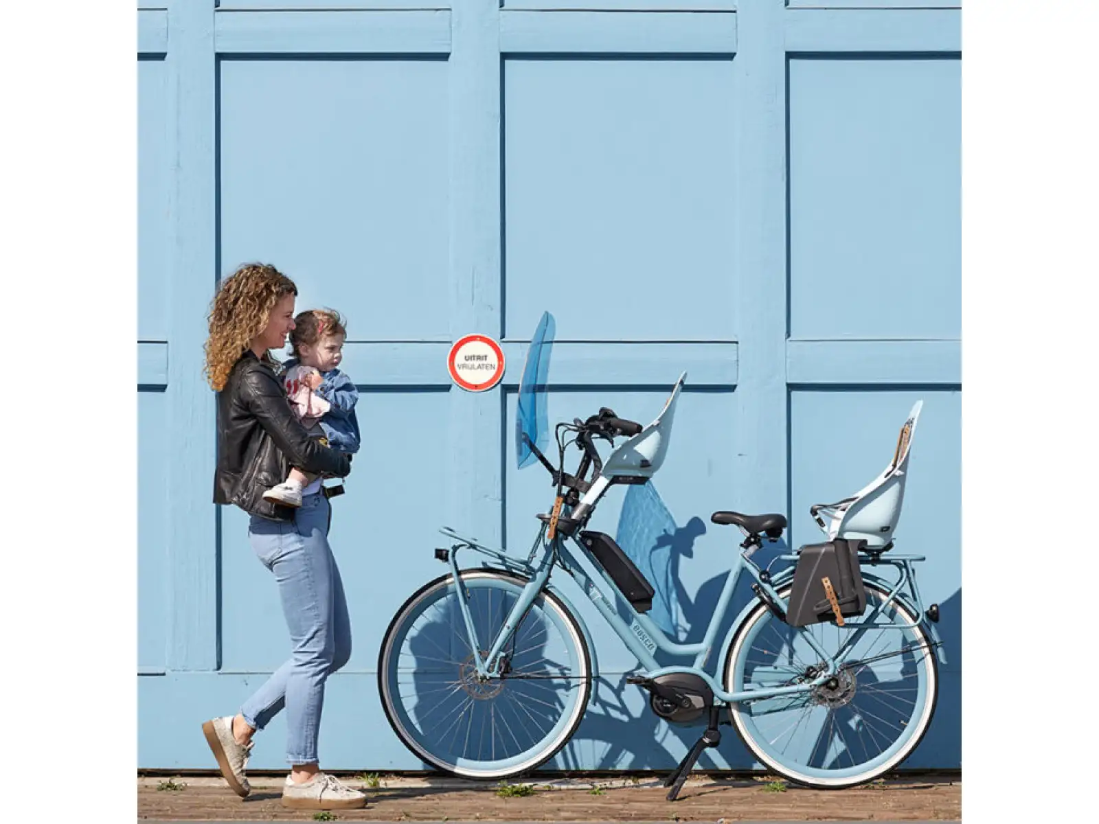 Urban Iki Kindersitz vorn mit Adapter Aotake Light Blue/Shinju Weiß