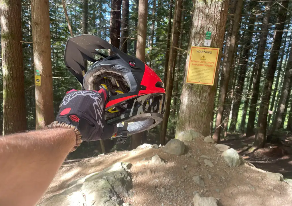 Test: leichter Integralhelm Troy Lee Designs Stage