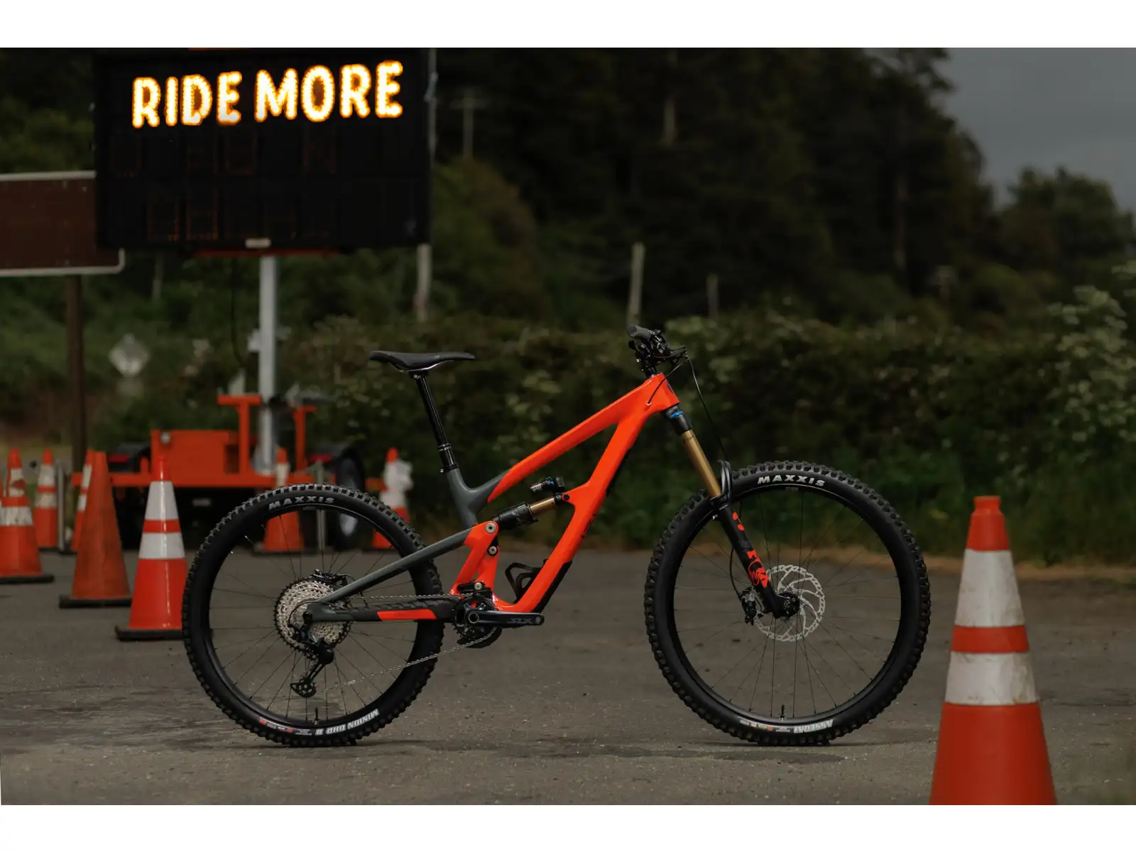 Ibis HD6 XTR Di2 vollgefedertes Mountainbike Orange