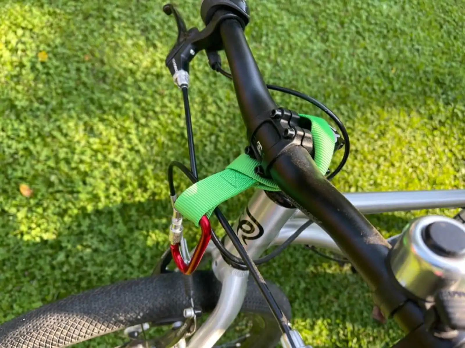 Zugseil Premium Umhängeband mit Karabiner grün