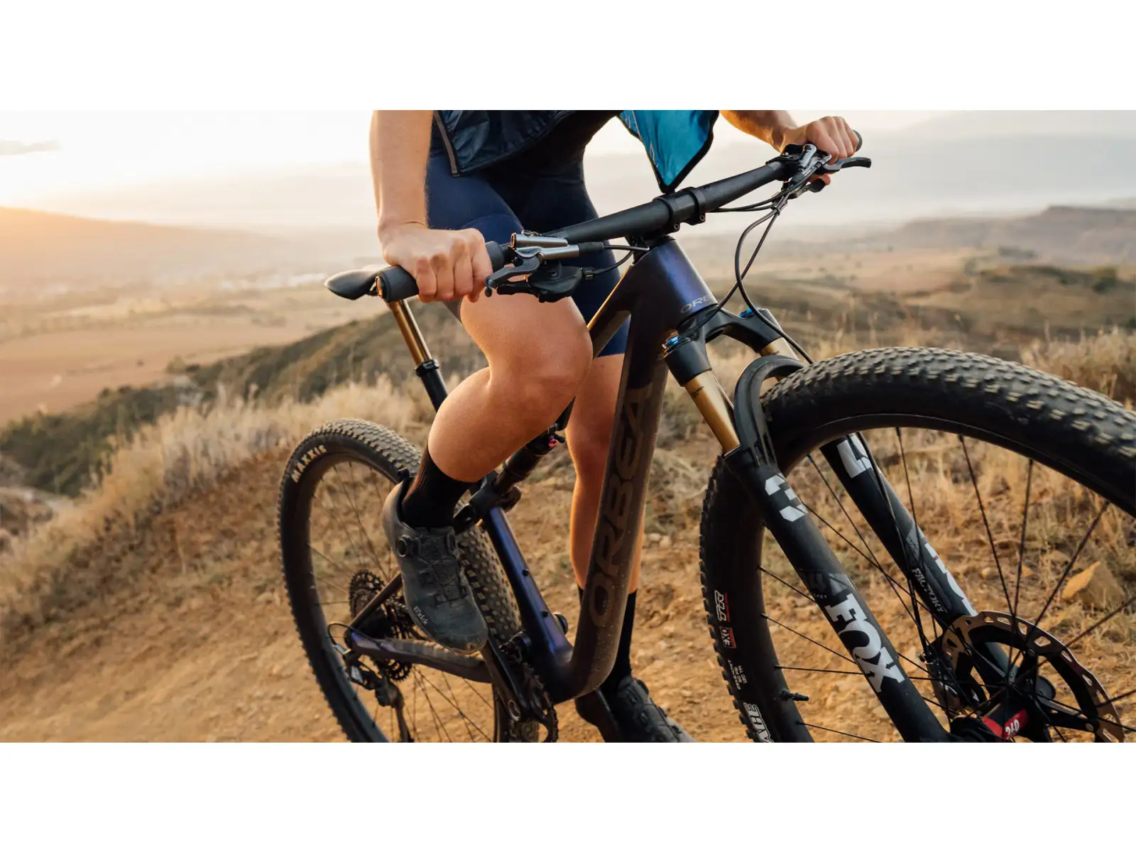 Orbea OIZ M-TEAM AXS Mountainbike Digital Lavender/Carbon Raw