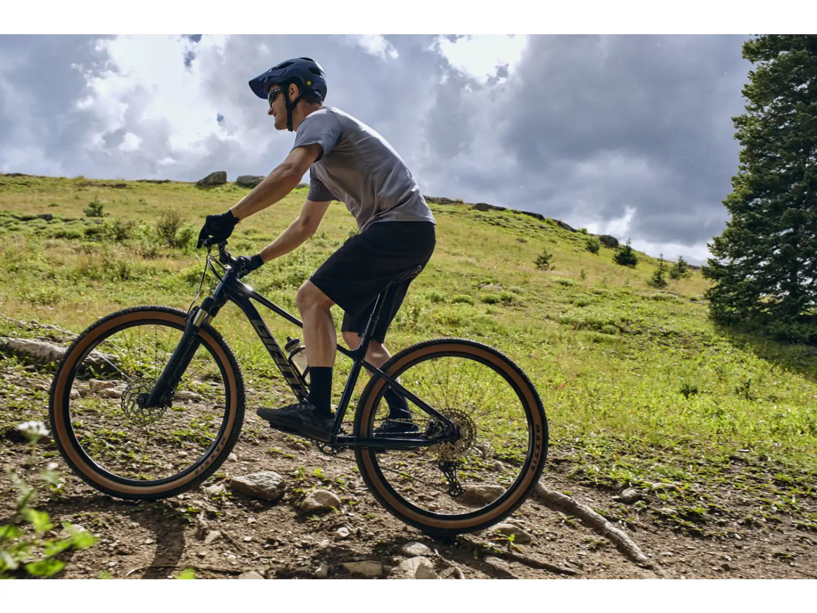 Giant Mountainbike 29″ – Talon 0 Ultra Navy