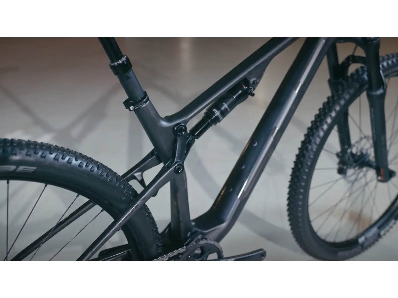 Superior XF 979 RC Mountainbike Matte Carbon/Stealth Chrome