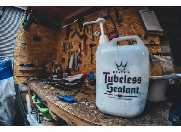 Peatys Tubeless Dichtmilch Dichtmittel 5l