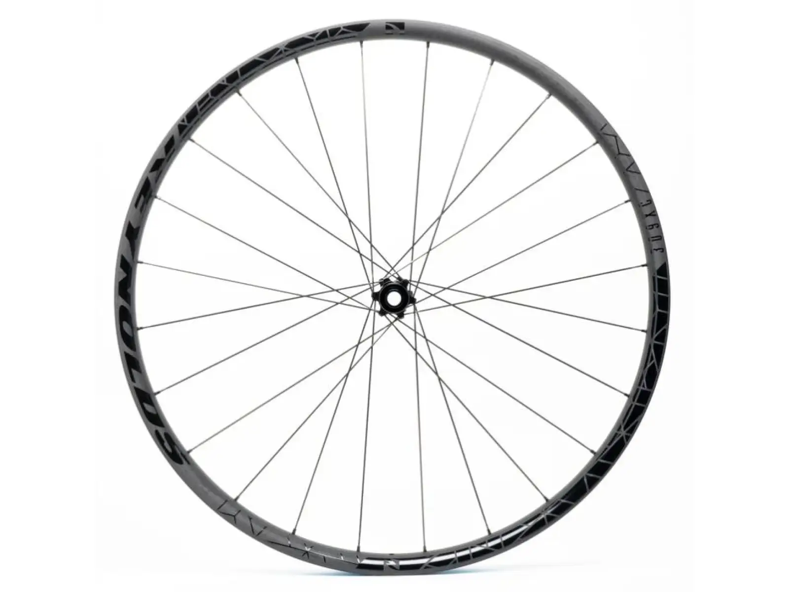 Die Reynolds Blacklabel 309/289 XC 29" Laufräder mit Shimano Micro Spline Nuss, 24/28 Speichen und einer Einbaubreite von 148 mm.