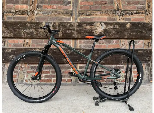 Rock Machine Blizz 27 HD Kinderfahrrad Mat Khaki/Neon Orange/Black