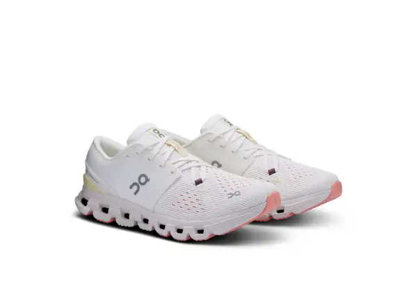 On Cloud X 4 Damenlaufschuhe Ivory/Sand