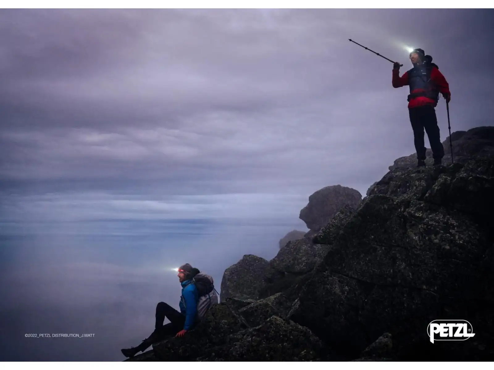 Petzl Actik Core Stirnlampe Grau.