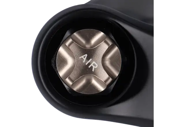 SR Suntour Durolux36 Boost EQ R2C2 29" 160 mm gefederte Gabel in Schwarz.