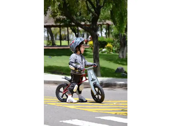 First Bike Street Kinderlaufrad rot