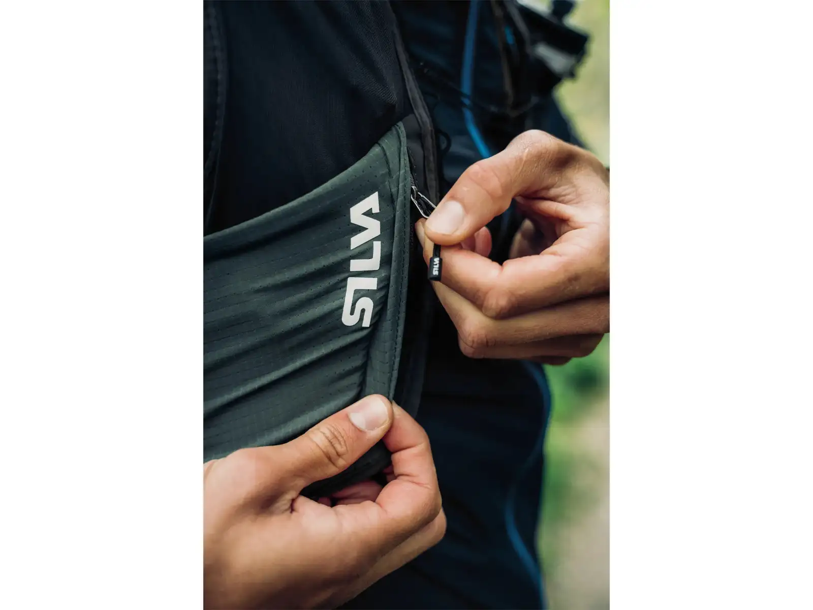 Silva Strive Fly Green Laufweste dunkelgrün