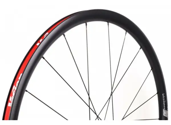 Vision SC 30 Disc CL Laufräder mit Naben aus Walnussholz und Shimano HG11 Freilaufkörper.